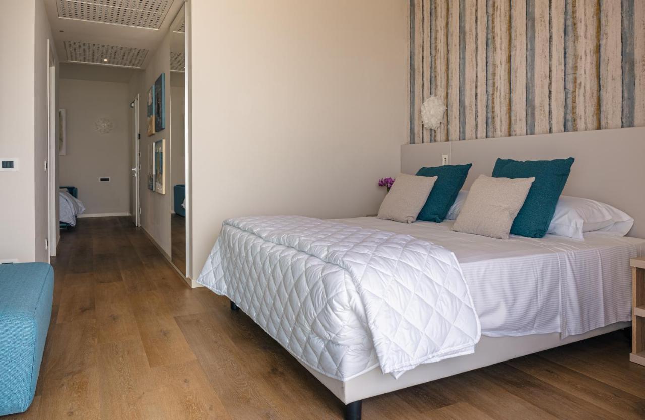 Galassia Suites&spa Hotel 4*