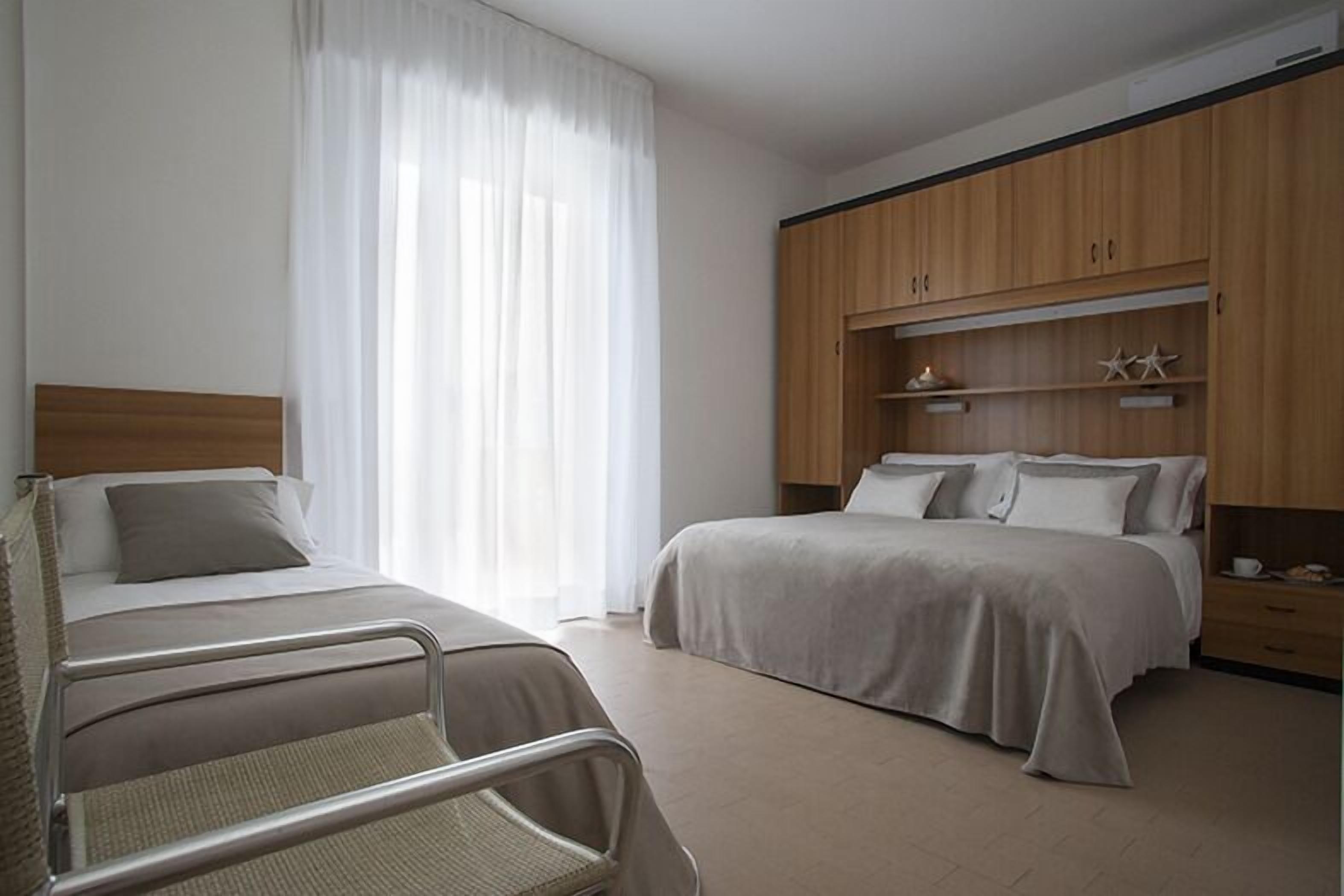 Galassia Suites&spa Hotel 4*